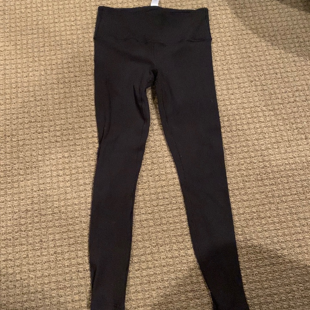 Black ribbed ivivva leggings